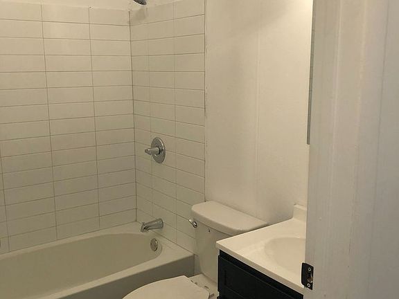 5th image of 308 N 32nd St #3