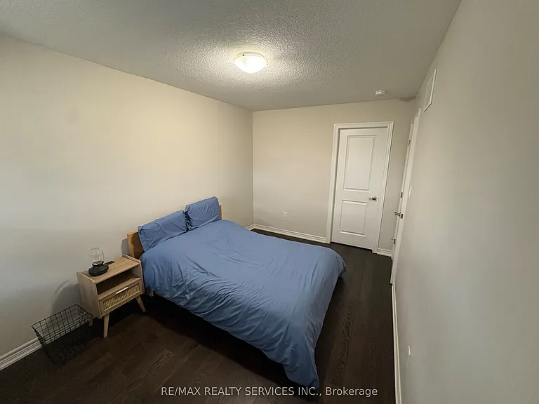7 Sonoma Valley Cres — Photo 13