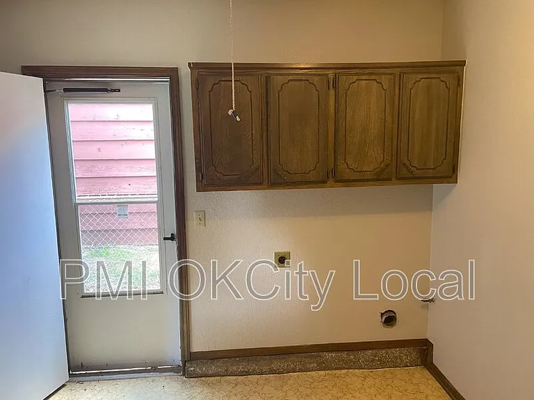 2325 N Redmond Ave — Photo 19