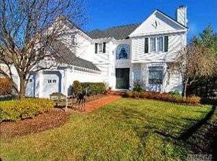 41 Claridge Cir, Manhasset, NY 11030
