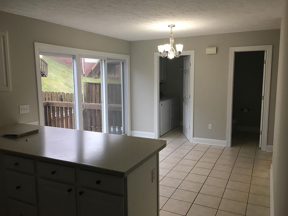 Kitchen/Dining Area