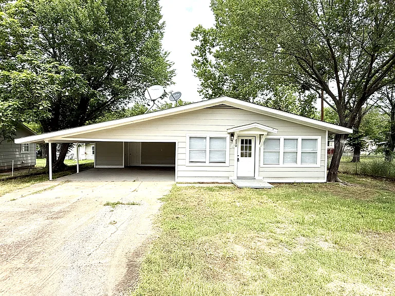 2378 E Texas St — Photo 27