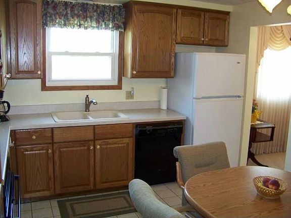 2nd image of 14432 Park Dr