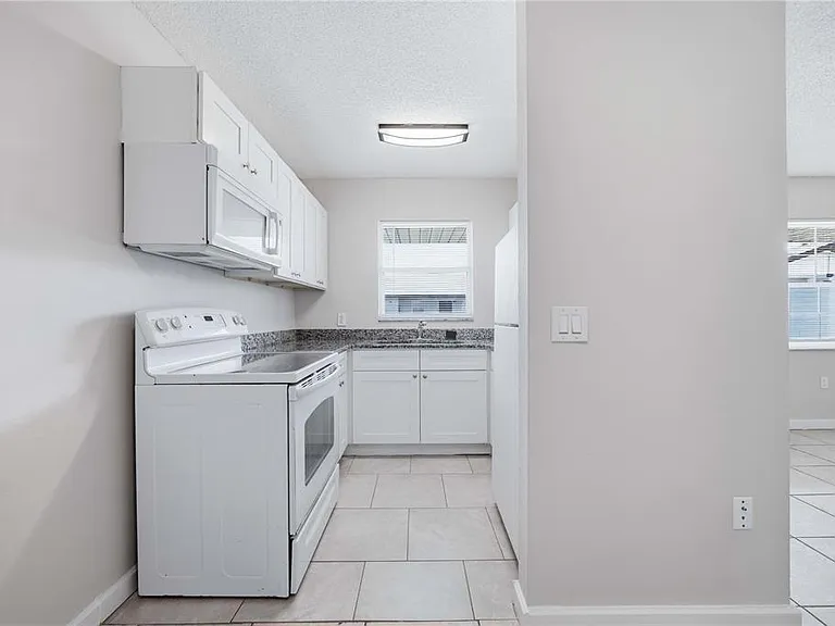1118 Melody Ln — Photo 10