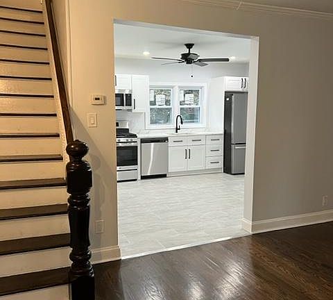 3rd image of 229 W Main St APT 3