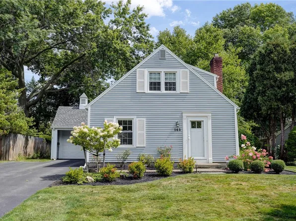 143 Village Ln, Rochester, NY 14610