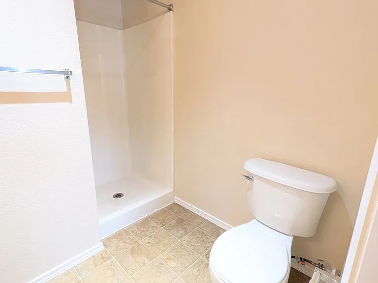 Wellesley Park Apartments — Photo 123