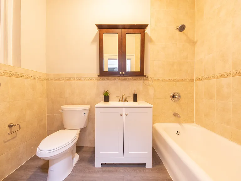 Randolph Manor Apartments — Photo 7