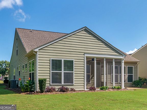 5th image of 100 Crape Myrtle Dr