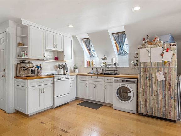 5th image of 151 Magazine St APT 3