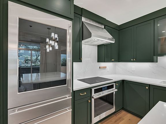 5th image of 600 12th Ave S APT 413