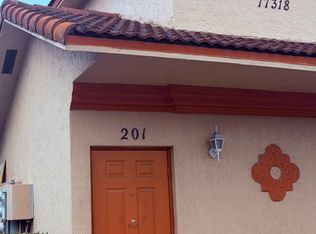 17318 NW 74th Ave APT 201, Hialeah, FL 33015