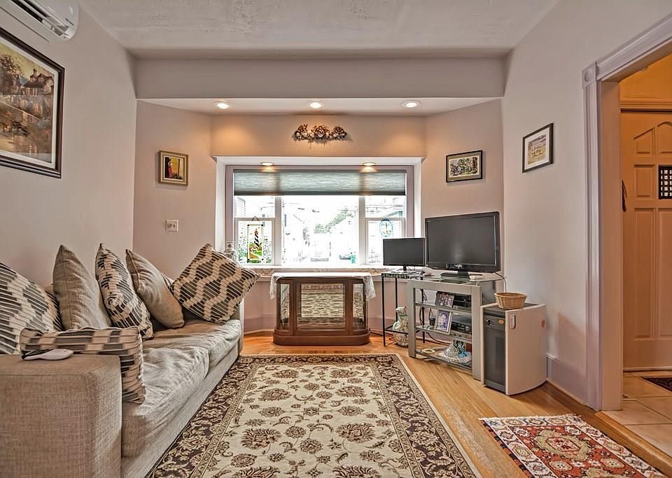 1st image of 107 Eutaw Ave