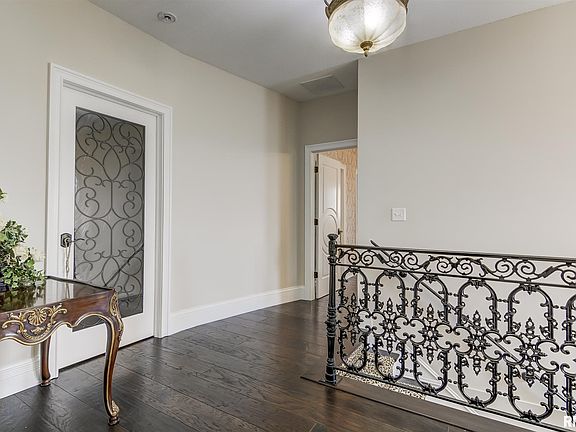 4th image of 506 S Clover Ln