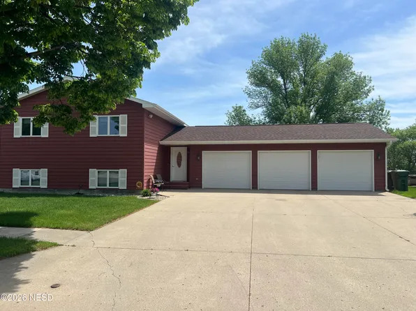 1500 N Maple, Watertown, SD 57201