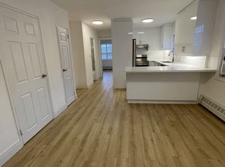 2940 Dundas St W #2, Toronto, ON M6P1Y8