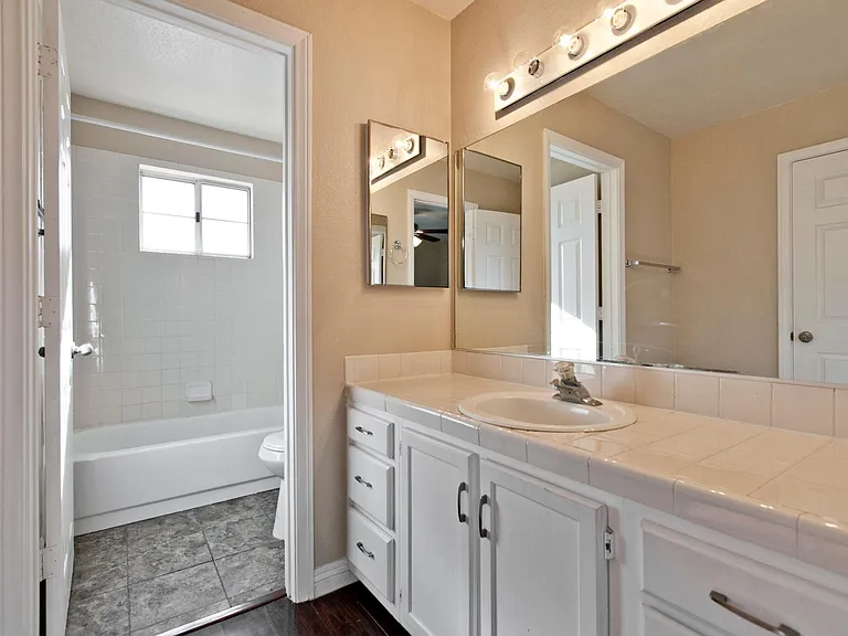 6580 Goldensun Ct — Photo 21
