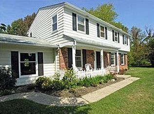 1181 Sheerbrook Dr, Chagrin Falls, OH 44022