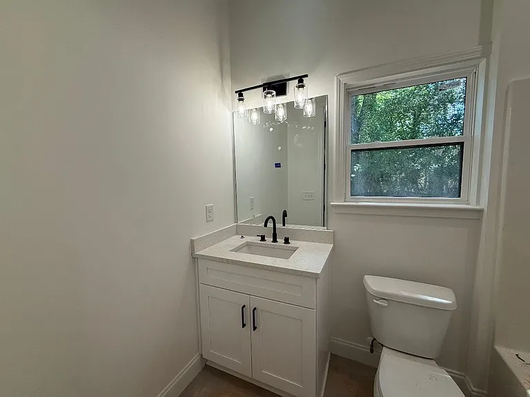 1743 W Hancock Ave #B — Photo 5