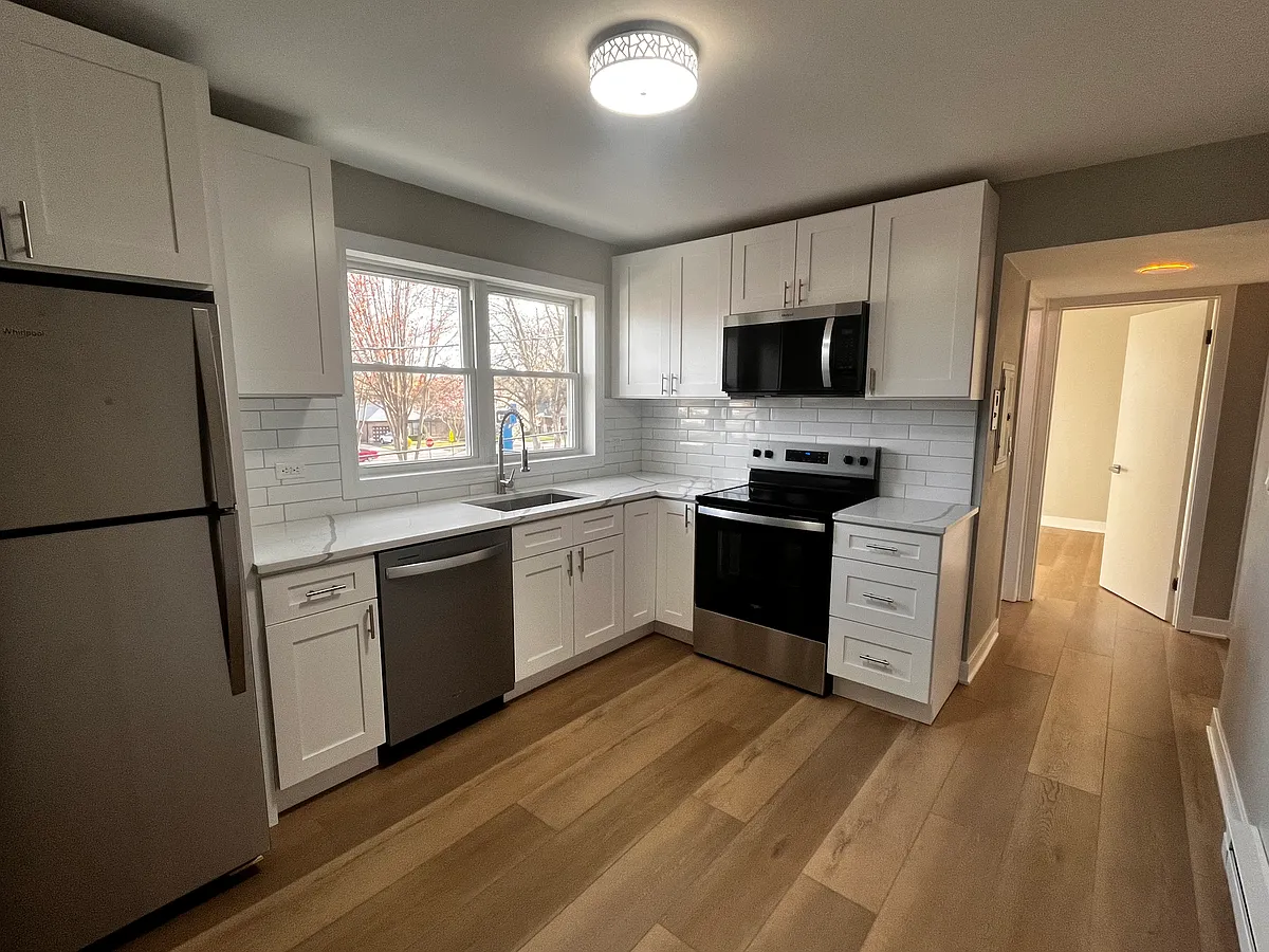 Building Photo - 5615 N Mozart St #3A