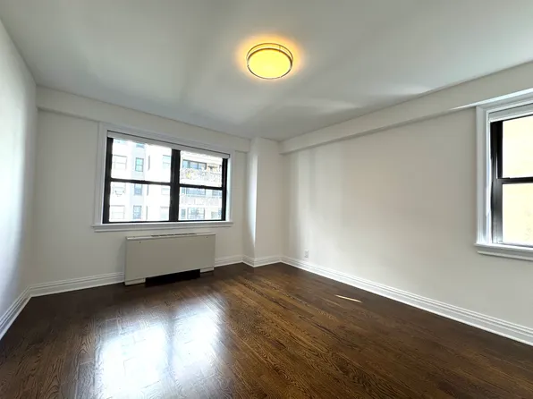 401 East 88th Street image 4 of 5