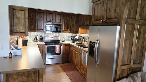 220 Pinewood Ln Photo 1