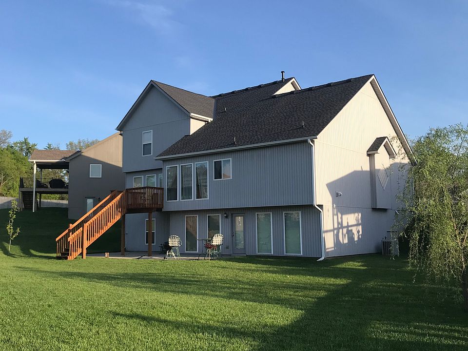 2nd image of 1912 Shirley Ct