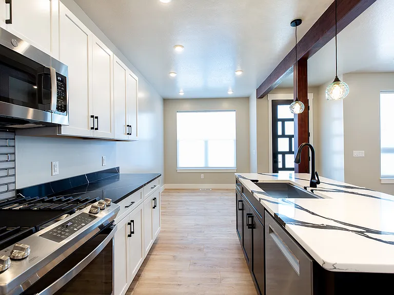 5377 Remington Dr — Photo 9