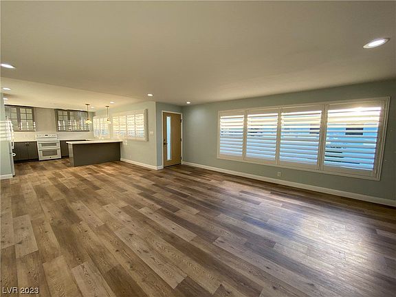 5th image of 1700 Rexford Dr #202