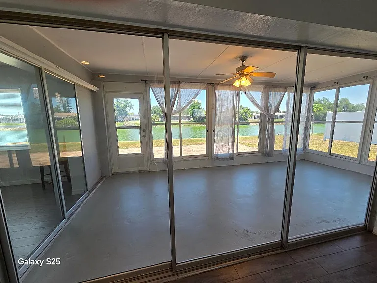 Lovely Lanai with beautiful Breeze