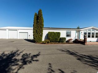 6040 Paradise Way, West Richland, WA 99353