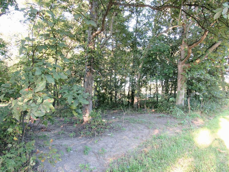 2nd image of 433 E State Road 8