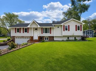 110 Oakwood Ln, Bartlett, IL 60103