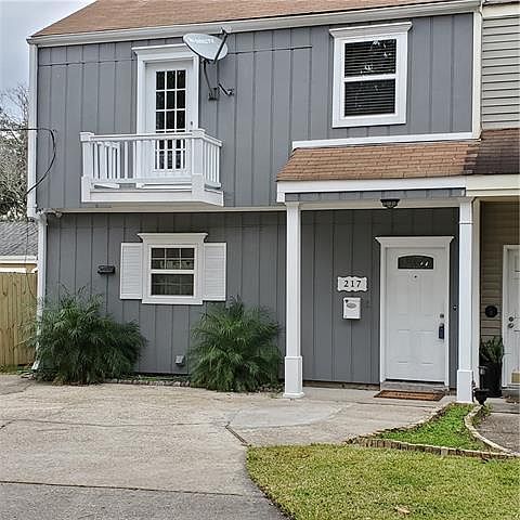 1st image of 217 Carnation Ave