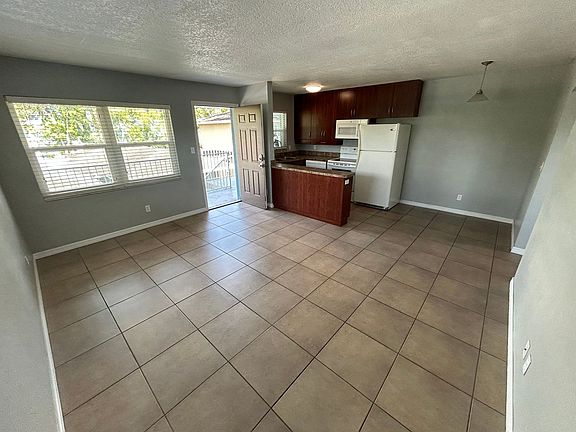 5th image of 2054 Arlington St APT 201