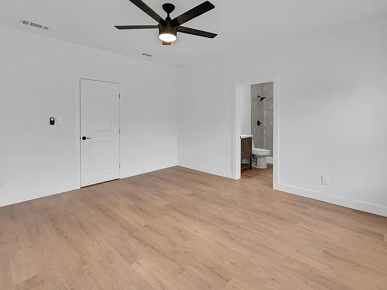 1602 Mitchell Ave — Photo 15