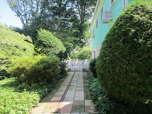 2nd image of 521 Marietta Ave