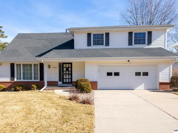 13636 Montclair Dr, Omaha, NE 68144
