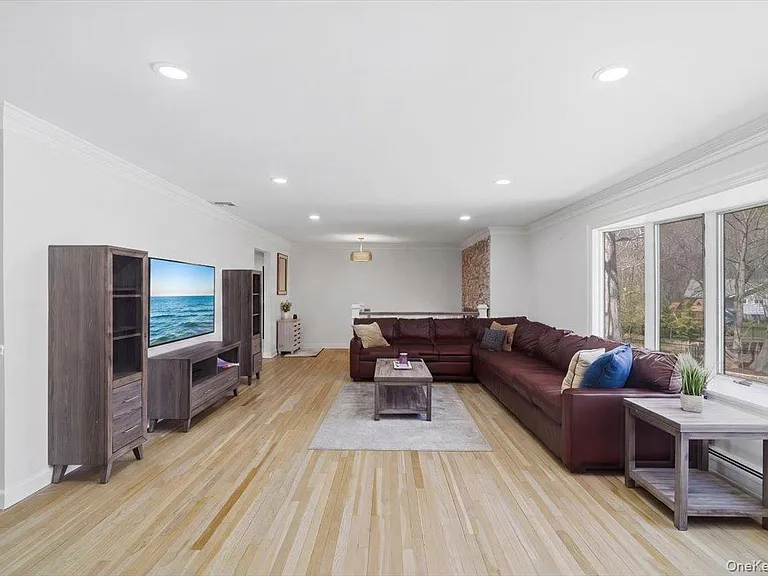 263 Oyster Bay Rd — Photo 8