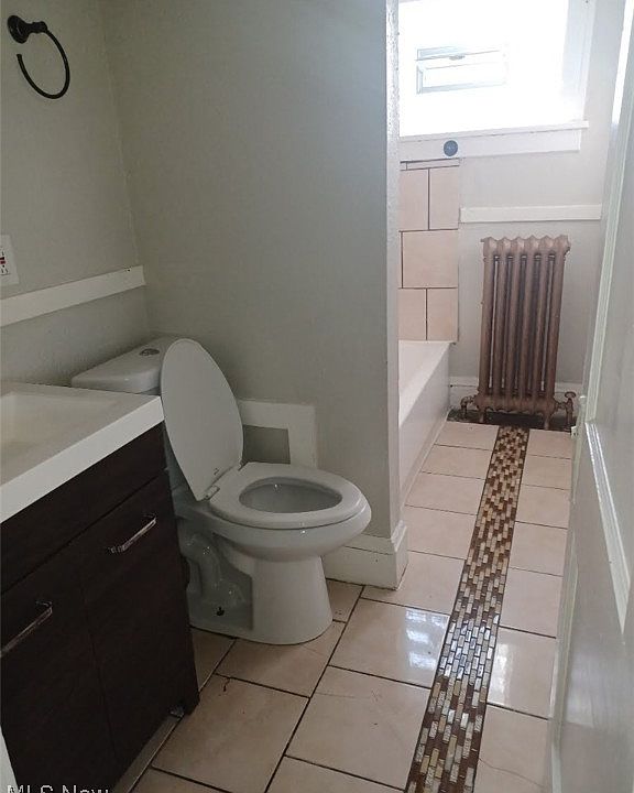 2nd image of 1656 Cliffview Rd