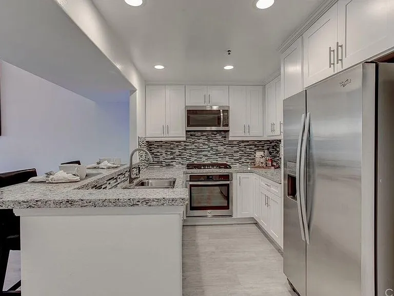 200 Pacific Coast Hwy #122 — Photo 5