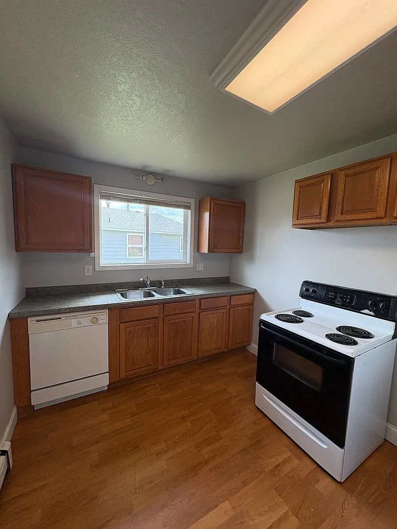 4004 South Main — Photo 2