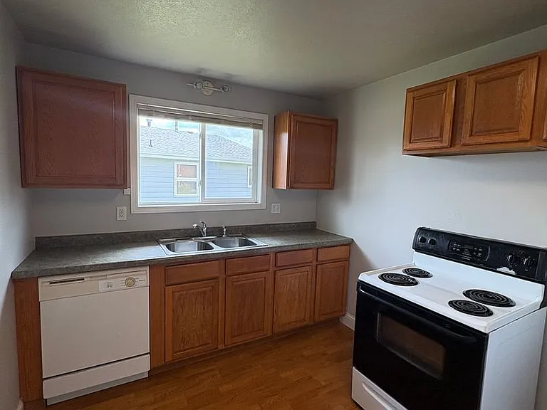 4004 South Main — Photo 2