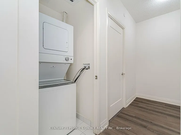 509 Dundas St W #711 — Photo 23