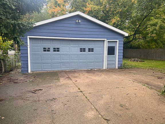 3rd image of 441 Highland St