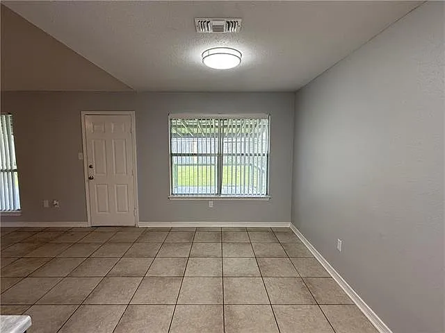 108 Ellwood Cir — Photo 3