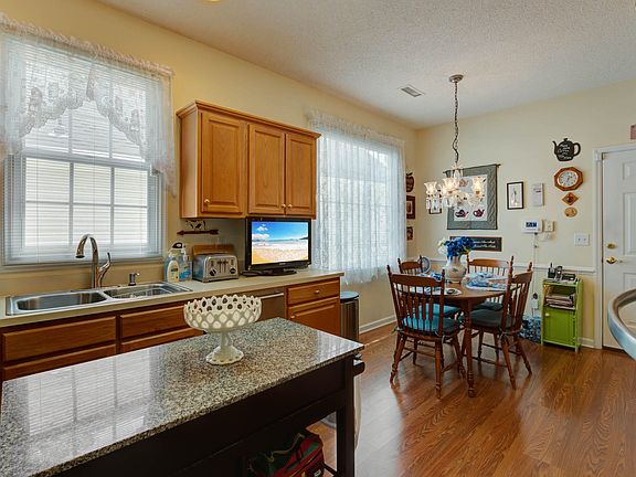 3rd image of 2400 Tuscany Dr