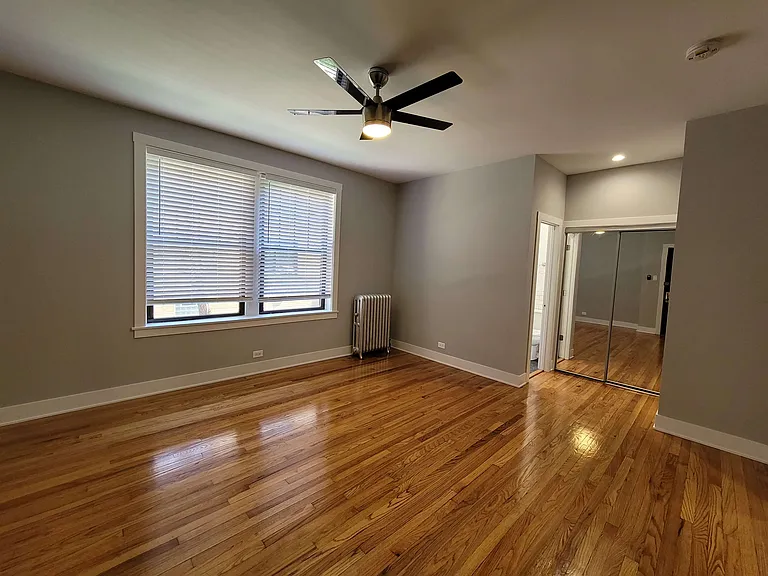 1623 W Belmont — Photo 22