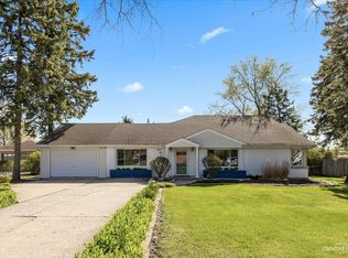 6N411 Lloyd Ave, Itasca, IL 60143