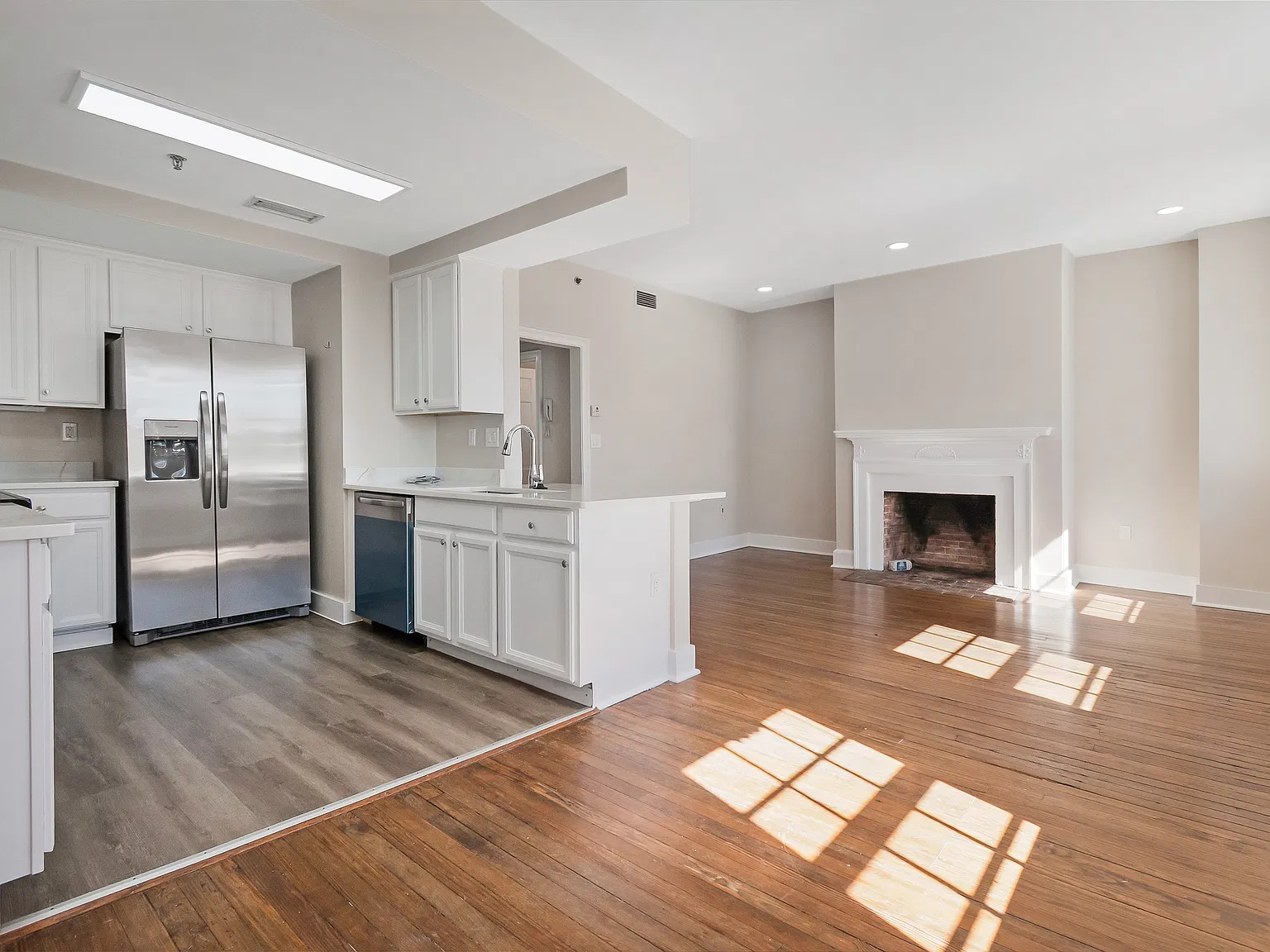 1 bed, 715 sqft, $3,167 — Photo 4